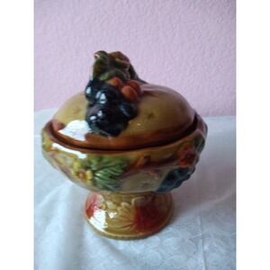 Vintage Ceramic Lidded‎ Candy Dish Pedestal Fruit Design Kitchen Decor